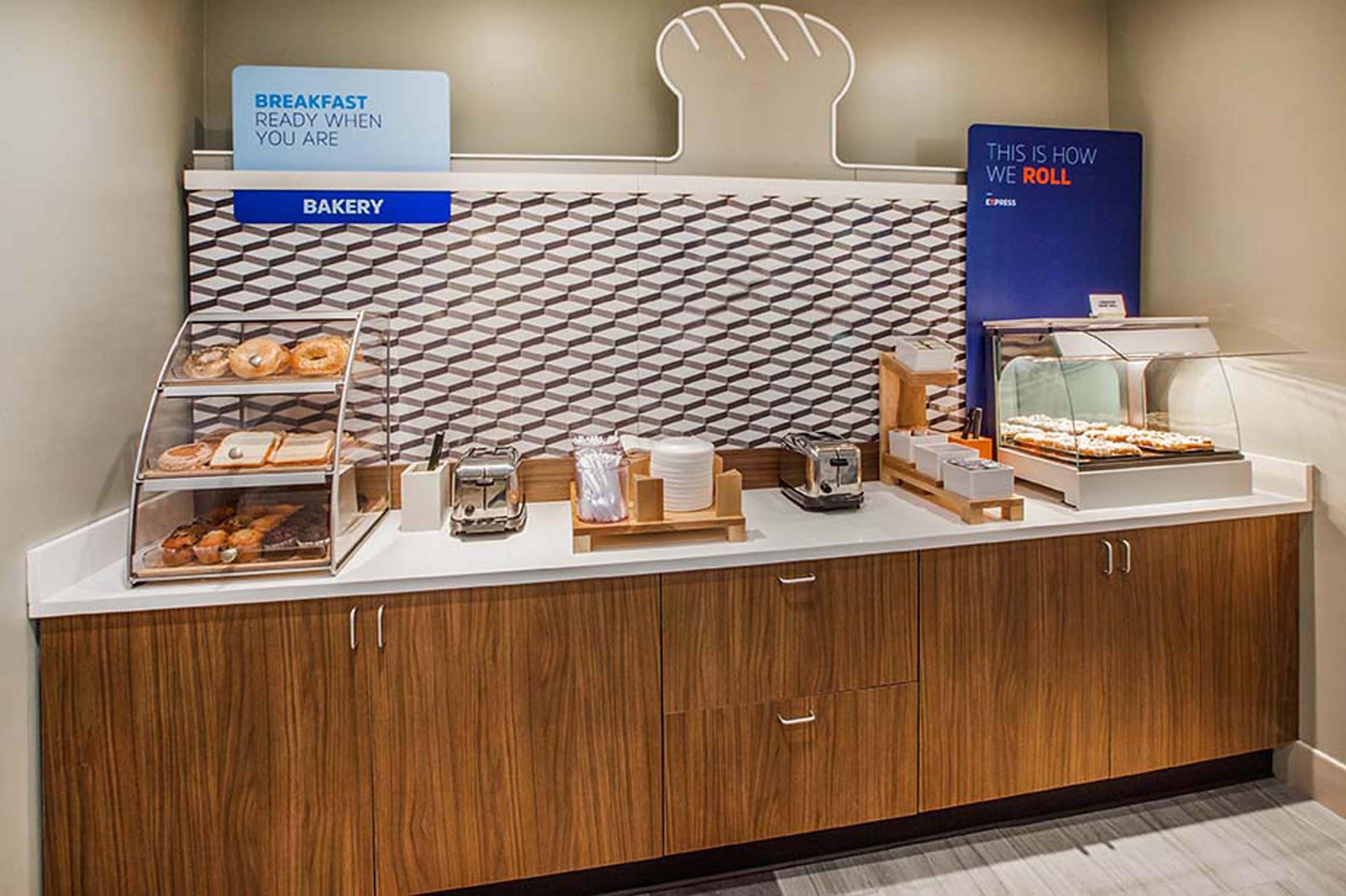 Holiday Inn Express & Suites Buford Ne - Lake Lanier By Ihg Buitenkant foto